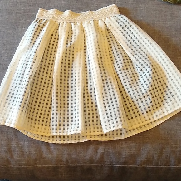 Aina Be Dresses & Skirts - 💰Aina be skirt💰